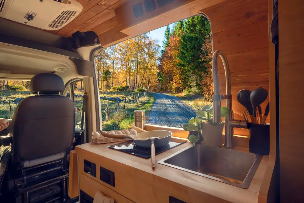 off-grid-adventure-vans off-grid-adventure-vans