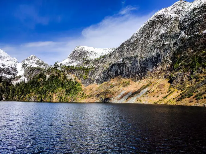 Snowy alpine lake in the North Cascades